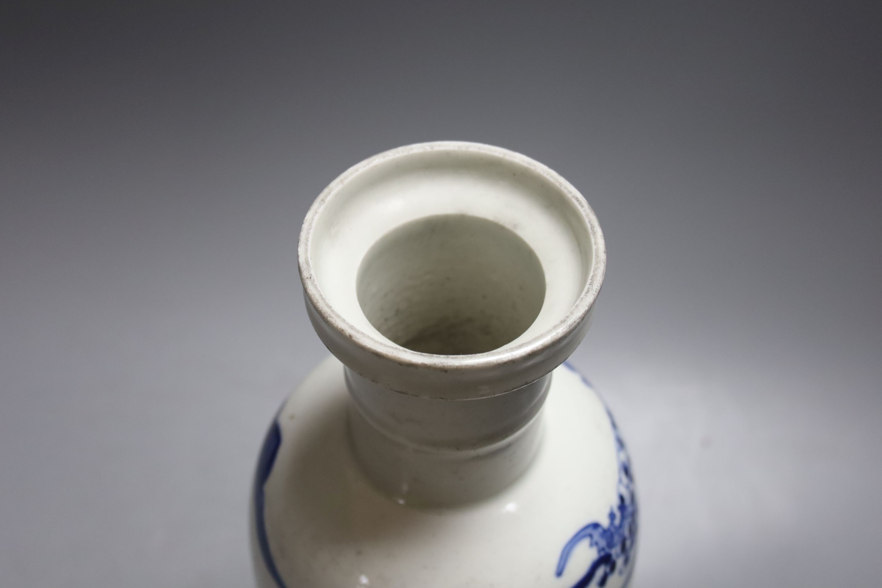 A Chinese blue and white rouleau vase 29cm